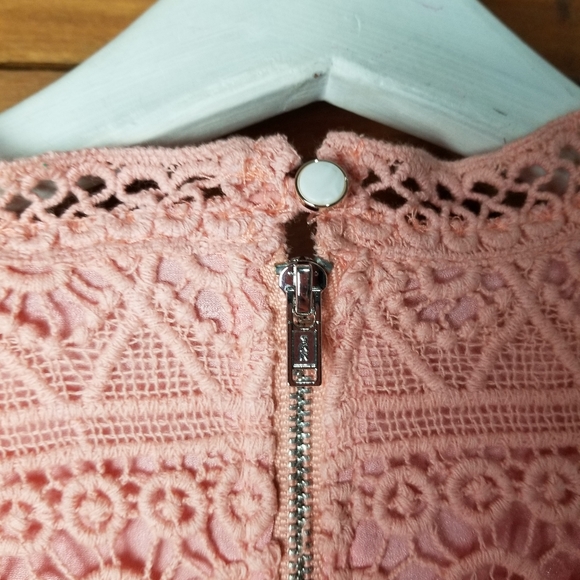 Champagne & Strawberry crochet top size M NWT - Picture 7 of 11